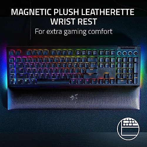 BlackWidow V4 mechanical keyboard with green switches — photo 5